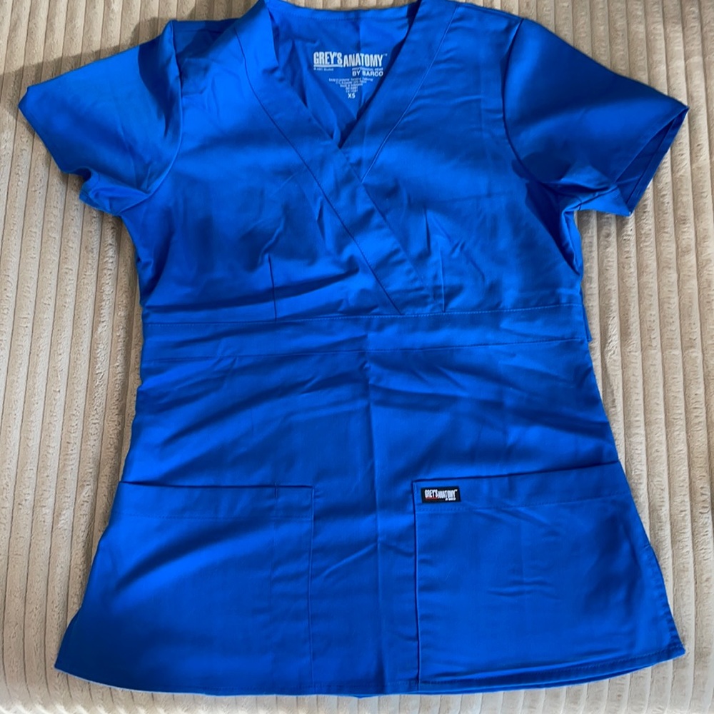 ✨ grey’s anatomy scrub top.